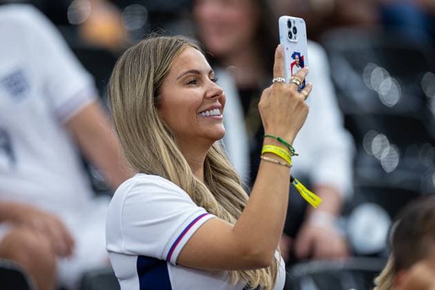 Football - UEFA EURO, EM, Europameisterschaft,Fussball 2024 - Group C - Denmark v England FRANKFURT, GERMANY - Thursday, June 20, 2024: Anouska Santos, partner of England s Luke Shaw, during the UEFA Euro 2024 Group C match between Denmark and England at the Waldstadion. (Photo by David Rawcliffe Propaganda) FRANKFURT Waldstadion HESSE GERMANY  Copyright: xDavidxRawcliffex P2024-06-20-Denmark_England-32