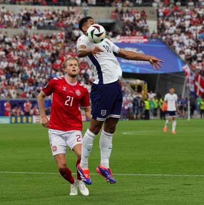 Denmark v England UEFA EURO, EM, Europameisterschaft,Fussball 2024 Group C Morten Hjulmand of Denmark pressures Jude Bellingham of England during the UEFA Euro 2024 Group C match between Denmark and England at the Deutsche Bank Park, Frankfurt Copyright: xPaulxChestertonx FIL-20272-0058 UK Newspapers OUT