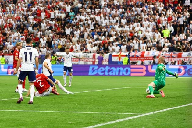 Harry Kane of England scores the opening goal Denmark v England, UEFA European Championship, EM, Europameisterschaft 2024, Group C, Football, Frankfurt Arena, Frankfurt, Germany, 20 Jun 2024 EDITORIAL USE ONLY No use with unauthorised audio, video, data, fixture lists, club league logos or live services. Online in-match use limited to 120 images, no video emulation. No use in betting, games or single club league player publications.  Copyright: xKieranxMcManus Shutterstockx 14543690at