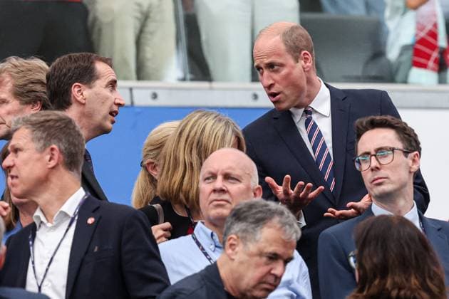 2024-06-20 Denmark v England - Group C - UEFA EURO, EM, Europameisterschaft,Fussball 2024 FRANKFURT, GERMANY - JUNE 20: Prince William of Wales talking in the VIP booth during the Group C - UEFA EURO 2024 match between Denmark and England at Deutsche Bank Park on June 20, 2024 in Frankfurt, Germany. (Photo by Peter Lous BSR Agency) Frankfurt Germany Content not available for redistribution in The Netherlands directly or indirectly through any third parties. Copyright: xBSRxAgencyx