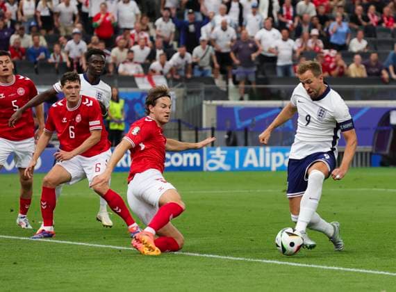 Denmark v England UEFA EURO, EM, Europameisterschaft,Fussball 2024 Group C Harry Kane of England scores his sides first goal during the UEFA Euro 2024 Group C match between Denmark and England at the Deutsche Bank Park, Frankfurt Copyright: xPaulxChestertonx FIL-20272-0064 UK Newspapers OUT