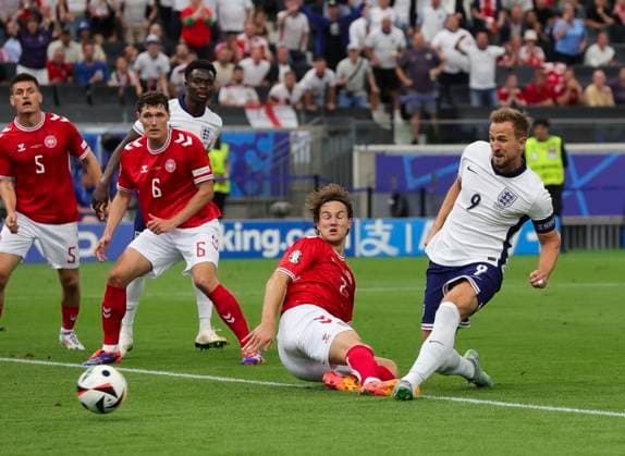 Denmark v England UEFA EURO, EM, Europameisterschaft,Fussball 2024 Group C Harry Kane of England scores his sides first goal during the UEFA Euro 2024 Group C match between Denmark and England at the Deutsche Bank Park, Frankfurt Copyright: xPaulxChestertonx FIL-20272-0066 UK Newspapers OUT