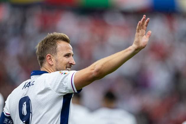 Football - UEFA EURO, EM, Europameisterschaft,Fussball 2024 - Group C - Denmark v England FRANKFURT, GERMANY - Thursday, June 20, 2024: England s captain Harry Kane celebrates after scoring the first goal during the UEFA Euro 2024 Group C match between Denmark and England at the Waldstadion. (Photo by David Rawcliffe Propaganda) FRANKFURT Waldstadion HESSE GERMANY  Copyright: xDavidxRawcliffex P2024-06-20-Denmark_England-50