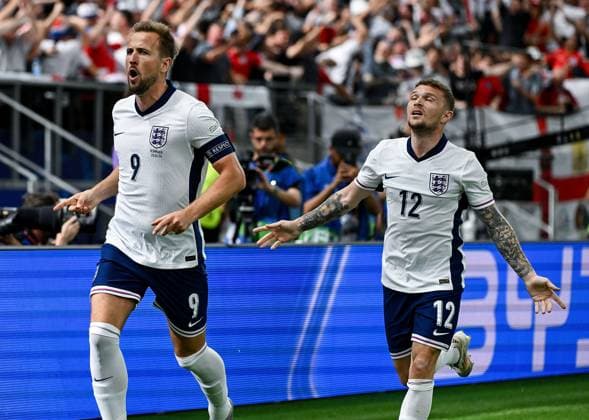 20 06 2024, xpsx, UEFA Euro 2024 preliminary round, Denmark England v l celebrate the goal, goal celebration for 0 1 goal scorer Harry Kane England DFL DFB REGULATIONS PROHIBIT ANY USE OF PHOTOGRAPHS as IMAGE SEQUENCES and or QUASI VIDEO emspor Frankfurt
