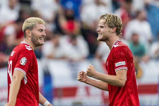 240620 Morten Hjulmand of Denmark celebrates after 1 1 during the UEFA Euro 2024 Football Championship match between Denmark and England on June 20, 2024 in Frankfurt Photo Mathias Bergeld BILDBYRAN kod MB MB0939 fotboll football soccer fotballs em europamästerskap em uefa euro uefa european football championship euro 2024 danmark denmark england bbeng jubel  Copyright: MATHIASxBERGELD BB240620MB070