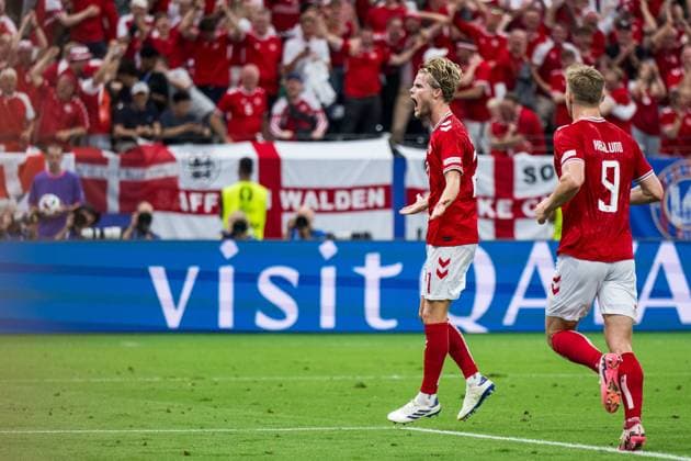 240620 Morten Hjulmand of Denmark celebrates after 1 1 during the UEFA Euro 2024 Football Championship match between Denmark and England on June 20, 2024 in Frankfurt Photo Mathias Bergeld BILDBYRAN kod MB MB0939 fotboll football soccer fotballs em europamästerskap em uefa euro uefa european football championship euro 2024 danmark denmark england bbeng jubel  Copyright: MATHIASxBERGELD BB240620MB072