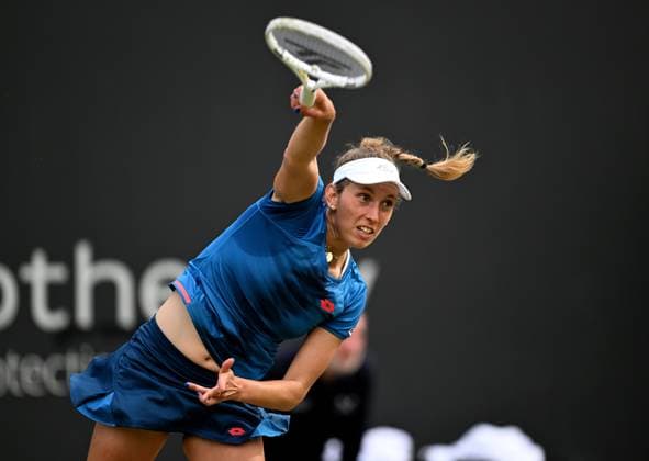 Elise Mertens of Belgium in action during her second round match before retiring due to injury Rothesay Classic Birmingham, Day 4, Tennis, Edgbaston Priory Club, Birmingham, UK - 20 June 2024  Copyright: xAnnaxGowthorpe Shutterstockx 14543327ce