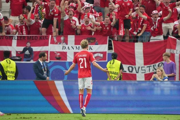 celebrate the goal, goal celebration for 1 1 Morten Hjulmand Denmark, Denmark, 21 Frankfurt 20 06 2024 England vs Denmark, EURO2024 M17, Group C, EM Arena Frankfurt