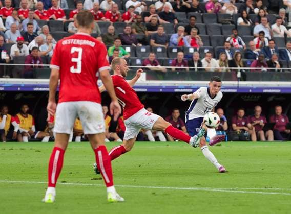 Denmark v England UEFA EURO, EM, Europameisterschaft,Fussball 2024 Group C Phil Foden of England has a shot at goal during the UEFA Euro 2024 Group C match between Denmark and England at the Deutsche Bank Park, Frankfurt Copyright: xPaulxChestertonx FIL-20272-0092 UK Newspapers OUT