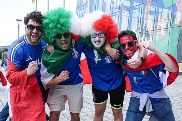 Gelsenkirchen, Germany, June 20th 2024: Fans of Italy outside the stadium prior to the UEFA EURO, EM, Europameisterschaft,Fussball 2024 Germany Group B football match between Spain and Italy at Arena AufSchalke in Gelsenkirchen, Germany. (Daniela Porcelli SPP)  Copyright: xDanielaxPorcellix xSPPx spp-en-DaPoSp-20240620-DSC00096