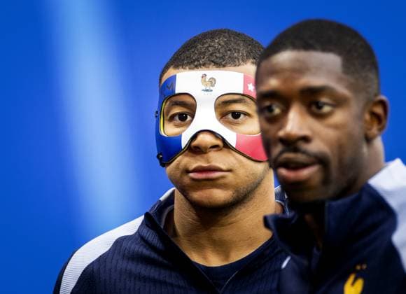 LEIPZIG - Kylian Mbappe and Ousmane Dembele during a training session of the France national football team at the Leipzig Stadium on June 20, 2024 in Leipzig, Germany. France is preparing for the group match at the European Football Championship in Germany against the Netherlands. ANP KOEN VAN WEEL UEFA EURO, EM, Europameisterschaft,Fussball 2024 Germany 2024 xVIxANPxSportx xxANPxIVx 501595758 originalFilename: 501595758.jpg