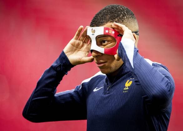 LEIPZIG - Kylian Mbappe during a training session of the France national football team at the Leipzig Stadium on June 20, 2024 in Leipzig, Germany. France is preparing for the group match at the European Football Championship in Germany against the Netherlands. ANP KOEN VAN WEEL UEFA EURO, EM, Europameisterschaft,Fussball 2024 Germany 2024 xVIxANPxSportx xxANPxIVx 501596147 originalFilename: 501596147.jpg
