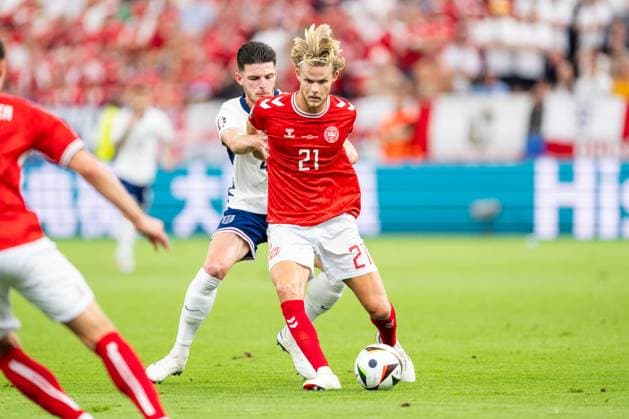 Denmark v England, UEFA EURO, EM, Europameisterschaft,Fussball 2024, Frankfurt, Germany Frankfurt, Germany. 20th, June 2024. Morten Hjulmand (21) of Denmark equalises for 1-1 during the UEFA Euro 2024 match in Group C between Denmark and the England at Deutsche Bank Park in Frankfurt. Frankfurt Germany  Copyright: xGonzalesxPhoto FrederikkexJensenx
