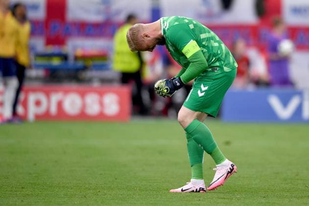 Soccer Euro 2024 Group C 20 06 2024 Denmark England cheering Denmark after the goal for 1 1, goalkeeper Kasper Schmeichel Denmark