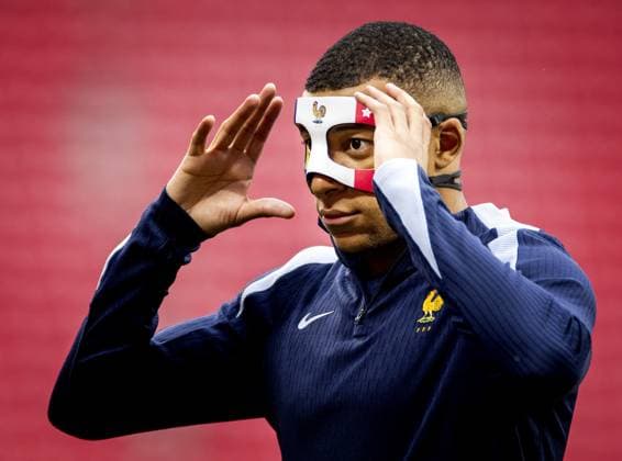 LEIPZIG - Kylian Mbappe during a training session of the France national football team at the Leipzig Stadium on June 20, 2024 in Leipzig, Germany. France is preparing for the group match at the European Football Championship in Germany against the Netherlands. ANP KOEN VAN WEEL UEFA EURO, EM, Europameisterschaft,Fussball 2024 Germany 2024 xVIxANPxSportx xxANPxIVx 501596172 originalFilename: 501596172.jpg