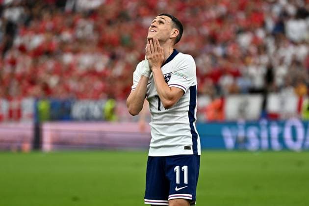 20 06 2024, xscotx, European Football Championship 2024, Denmark England, emspor, v l Philip Foden England sad, disappointed, frustrated, dejected Frankfurt am Main