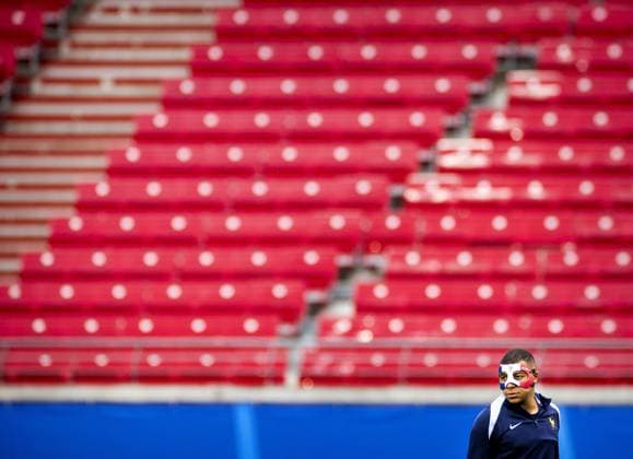 LEIPZIG - Kylian Mbappe during a training session of the France national football team at the Leipzig Stadium on June 20, 2024 in Leipzig, Germany. France is preparing for the group match at the European Football Championship in Germany against the Netherlands. ANP KOEN VAN WEEL UEFA EURO, EM, Europameisterschaft,Fussball 2024 Germany 2024 xVIxANPxSportx xxANPxIVx 501599365 originalFilename: 501599365.jpg