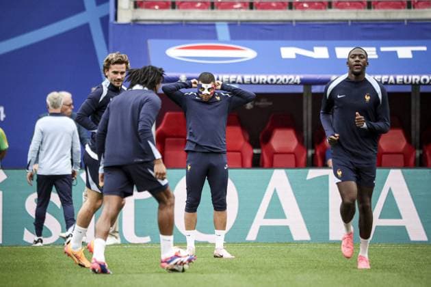 séance d entraînement MD-1 au stade de Leipzig, le 20 juin 2024, à la veille de leur match de football du groupe D de l UEFA EURO, EM, Europameisterschaft,Fussball 2024 contre les Pays-Bas. FOOTBALL : - UEFA Euro 2024 entraînement de l équipe de France. séance d entraînement MD-1 au stade de Leipzig, - 20 06 2024 ElyxandroCegarra Panoramic 