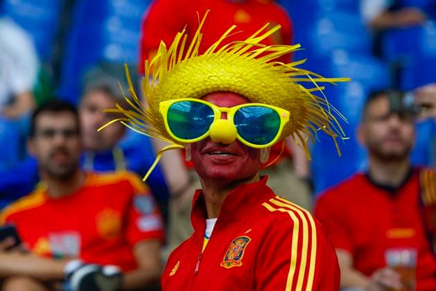 A Spanish supporter cheers ahead of the UEFA EURO, EM, Europameisterschaft,Fussball 2024 group B soccer match between Spain and Italy, in Gelsenkirchen, Germany, 20 June 2024. UEFA EURO 2024 - Group B: Spain vs. Italy !ACHTUNG: NUR REDAKTIONELLE NUTZUNG!  Copyright: xJ.xJ.xGuillenx GRAF4175 20240620-55013930295_1