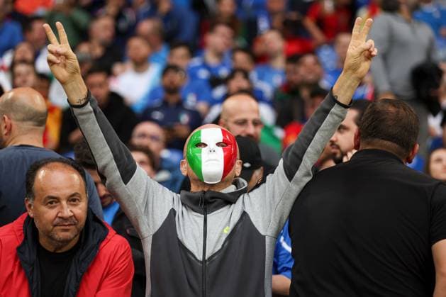 Italy fans enjoy the pre-match atmosphere Spain v Italy, UEFA European Championship, EM, Europameisterschaft 2024, Group B, Football, Arena AufSchalke, Gelsenkirchen, Germany, 20 Jun 2024 EDITORIAL USE ONLY No use with unauthorised audio, video, data, fixture lists, club league logos or live services. Online in-match use limited to 120 images, no video emulation. No use in betting, games or single club league player publications. Copyright: xPaulxCurrie Shutterstockx 14543734j