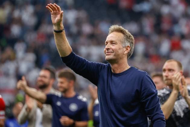 In the picture Head Coach Kasper Hjulmand Denmark , End of match, Draw 20 06 2024, Denmark vs England, European Championship 2024, Matchday 2, Germany, Frankfurt am Main, Deutsche Bank Park, DFL REGULATES PROHIBIT ANY USE OF PHOTOGRAPHS AS IMAGE SEQUENCES AND OR QUASI VIDEO Copyright: HMBxMedia xJulienxBecker