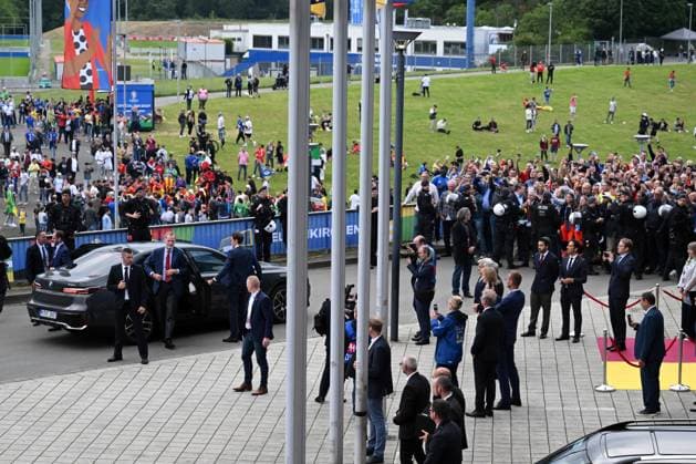 GELSENKIRCHEN - Felipe VI King of Spain arrives at the Arena AufSchalke during the UEFA EURO, EM, Europameisterschaft,Fussball 2024 group B match between Spain and Italy at the Arena AufSchalke on June 20, 2024 in Gelsenkirchen, Germany. ANP Hollandse Hoogte UEFA EURO 2024 2024 xVIxANPxSportx xxANPxIVx 501604250 originalFilename: 501604250.jpg