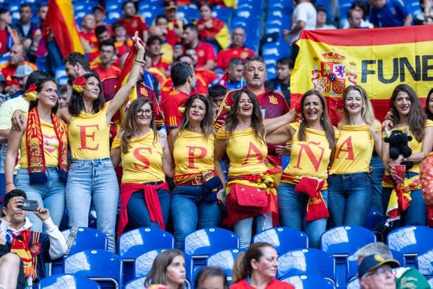 Spain v Italy - UEFA EURO, EM, Europameisterschaft,Fussball 2024 Spanish fans are gathering during the UEFA Euro 2024 Group B match between Spain v Italy, at the Arena AufSchalke Gelsenkirchen in Gelsenkirchen, Germany, on June 20, 2024. Gelsenkirchen Germany  Copyright: xAndrzejxIwanczukx originalFilename:iwanczuk-spainvit240620_npvHe.jpg