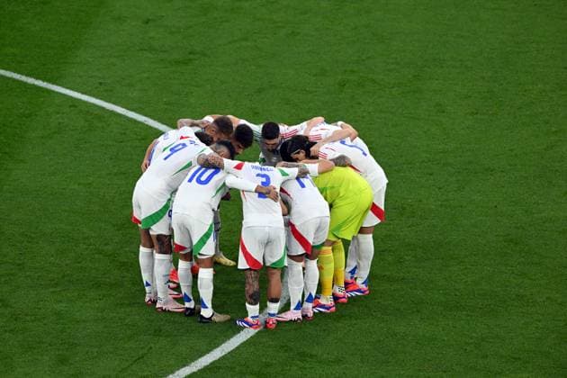 GELSENKIRCHEN - The Italian team during the UEFA EURO, EM, Europameisterschaft,Fussball 2024 group B match between Spain and Italy at the Arena AufSchalke on June 20, 2024 in Gelsenkirchen, Germany. ANP Hollandse Hoogte UEFA EURO 2024 2024 xVIxANPxSportx xGerritxvanxKeulenxIVx 501607051 originalFilename: 501607051.jpg
