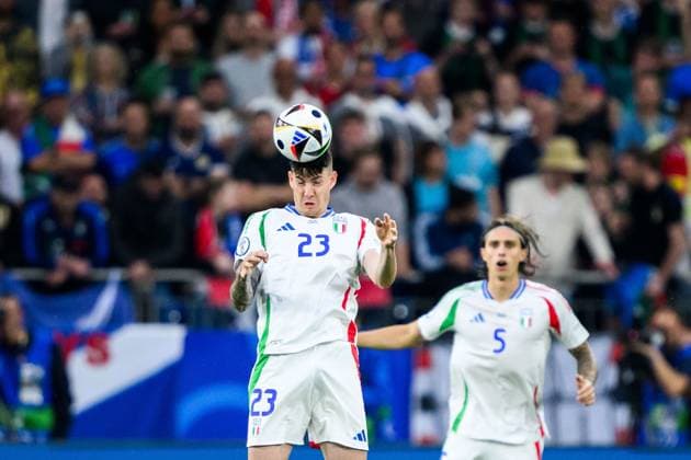 240620 Alessandro Bastoni of Italy during the UEFA Euro 2024 Football Championship match between Spain and Italy on June 20, 2024 in Gelsenkirchen Photo Jesper Zerman BILDBYRAN kod JZ JZ0544 fotboll football soccer fotballs em europamästerskap em uefa euro uefa european football championship euro 2024 spanien spain italy bbeng  Copyright: JESPERxZERMAN BB240620JZ053