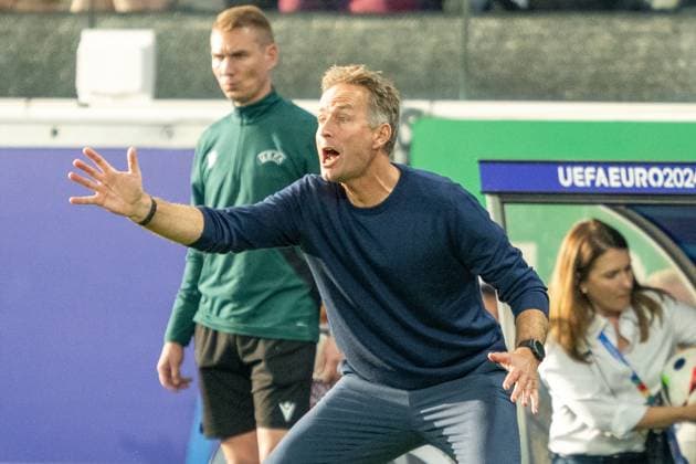 GER, EURO 2024, Group C, Denmark DEN vs England GBR 20 06 2024, Frankfurt Arena, Frankfurt, GER, EURO 2024, Group C, Denmark DEN vs England GBR In the picture Kasper Hjulmand Denmark DEN, Head coach in Rage Dynamics, Action, Action, Game scene Single action, Full body Full body Crop, Single image, Action, Action, Game scene nordphotoxGmbHxx xDenkinger nph00015