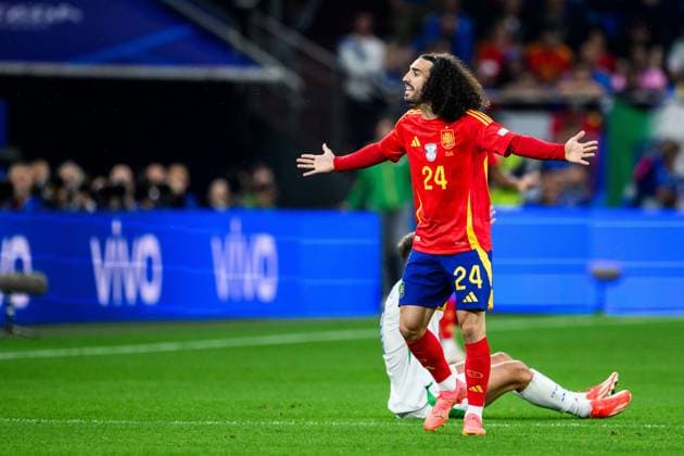 240620 Marc Cucurella of Spain reacts during the UEFA Euro 2024 Football Championship match between Spain and Italy on June 20, 2024 in Gelsenkirchen Photo Jesper Zerman BILDBYRAN kod JZ JZ0544 fotboll football soccer fotballs em europamästerskap em uefa euro uefa european football championship euro 2024 spanien spain italy bbeng  Copyright: JESPERxZERMAN BB240620JZ061