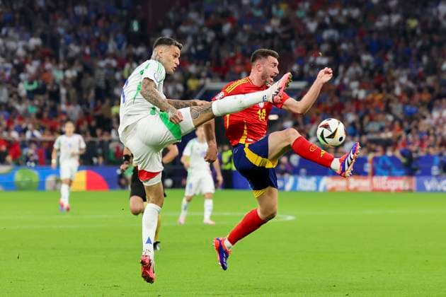 Gianluca Scamacca Italy and Aymeric Laporte Spain fight for the ball, UEFA EURO 2024 Group B, Spain vs Italy, Arena AufSchalke, 20 06 2024, Gelsenkirchen, Germany