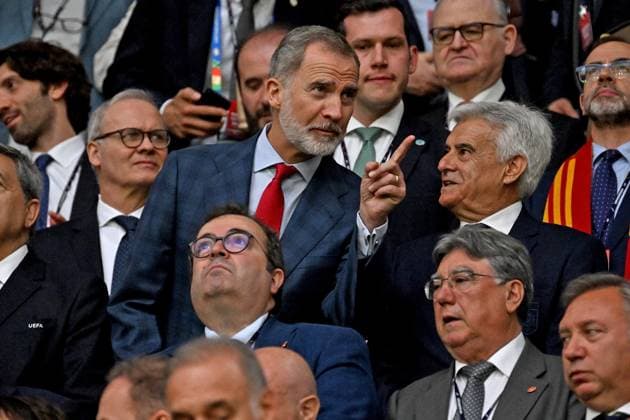 20 06 2024, xjhx, European Football Championship 2024, Spain Italy emspor, v l the Spanish King Felipe the VI DFL DFB REGULATIONS PROHIBIT ANY USE OF PHOTOGRAPHS as IMAGE SEQUENCES and or QUASI VIDEO Gelsenkirchen