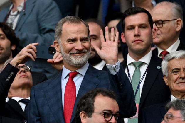20 06 2024, xjhx, European Football Championship 2024, Spain Italy emspor, v l the Spanish King Felipe the VI DFL DFB REGULATIONS PROHIBIT ANY USE OF PHOTOGRAPHS as IMAGE SEQUENCES and or QUASI VIDEO Gelsenkirchen