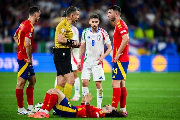 240620 Jorginho of Italy reacts towards Marc Cucurella of Spain during the UEFA Euro 2024 Football Championship match between Spain and Italy on June 20, 2024 in Gelsenkirchen Photo Jesper Zerman BILDBYRAN kod JZ JZ0544 fotboll football soccer fotball fotballs em europamästerskap em uefa euro uefa european football championship euro 2024 spanien spain italy bbeng  Copyright: JESPERxZERMAN BB240620JZ100