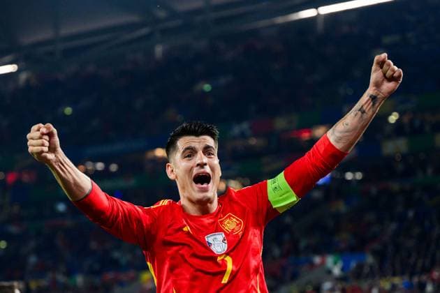 240620 Alvaro Morata of Spain celebrates after 1 0 during the UEFA Euro 2024 Football Championship match between Spain and Italy on June 20, 2024 in Gelsenkirchen Photo Jesper Zerman BILDBYRAN kod JZ JZ0544 fotboll football soccer fotballs em europamästerskap em uefa euro uefa european football championship euro 2024 spanien spain italy bbeng jubel  Copyright: JESPERxZERMAN BB240620JZ109