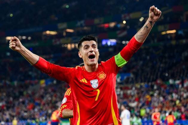 240620 Alvaro Morata of Spain celebrates after 1 0 during the UEFA Euro 2024 Football Championship match between Spain and Italy on June 20, 2024 in Gelsenkirchen Photo Jesper Zerman BILDBYRAN kod JZ JZ0544 fotboll football soccer fotballs em europamästerskap em uefa euro uefa european football championship euro 2024 spanien spain italy bbeng jubel  Copyright: JESPERxZERMAN BB240620JZ110