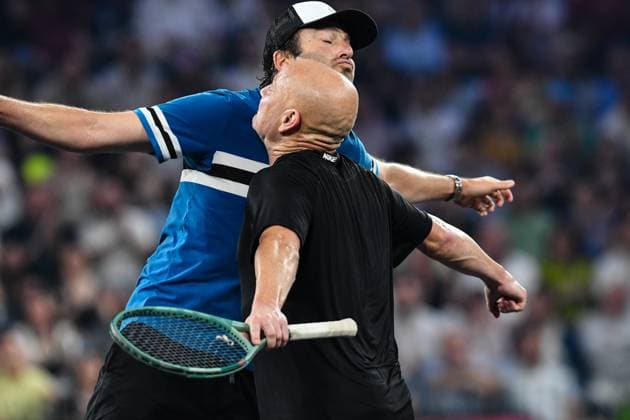 CTP Cluj-Napoca - Sports Festival 2024 Andre Agassi and Justin Jeremy Gimelstob are celebrating a point during a tennis demo event for a sports festival in Cluj-Napoca, Romania, on June 15, 2024. Cluj-Napoca Romania  Copyright: xFlaviuxBuboix originalFilename:buboi-notitle240615_npfXP.jpg