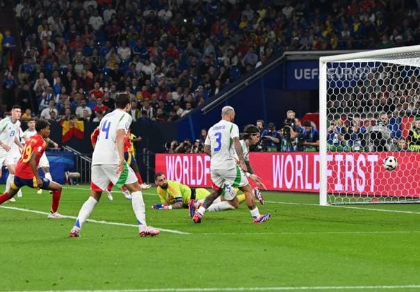 Own goal by Riccardo Calafiori Italy , re to 1 0 for Spain 20 06 2024, European Football Championship 2024, Preliminary round, Matchday 2 Spain Italy Gelsenkirchen Veltins Arena Nordrhein Westfalen Germany Team2