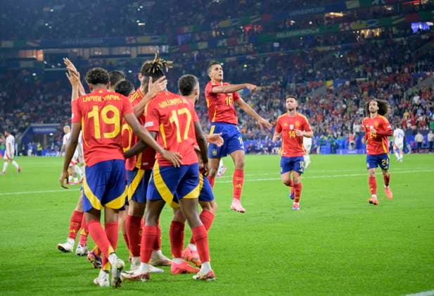Cheering ESP after the goal to 1 0 by an own goal, Rodrigo RODRI ESP with preliminary round 2 match day, group B, match M16, Spain ESP Italy ITA , on 20 06 2024 in Gelsenkirchen Germany European Football Championship 2024 from 14 06 14 07 2024 in Germany Â