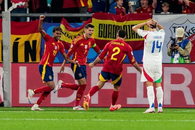 UEFA EURO 2024 Spain Italy 20 06 2024 Cheers after Riccardo Calafiori Italy scores 1 0 after own goal, 5 UEFA EURO 2024 Spain Italy Stadion AufSchalke, Gelsenkirchen on 20 06 2024 Copyright: xBEAUTIFULxSPORTS Meuselx