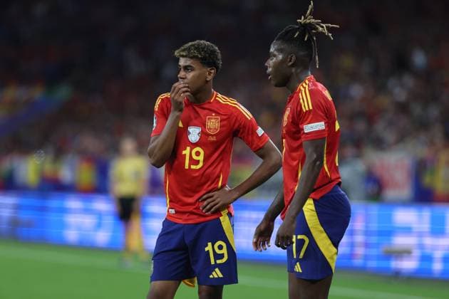 UEFA EURO, EM, Europameisterschaft,Fussball 2024: Spain vs Italy at Veltins Arena stadium in Gelsenkirchen. Gelsenkirchen, Germany 20.06.2024: Lamine Yamal of Spain Nico Williams of Spain during the UEFA EURO 2024 group stage B football match between Spain vs Italy at Veltins Arena stadium in Gelsenkirchen. Gelsenkirchen Veltins Arena Germany Germany Copyright: xmarcoxiacobucci