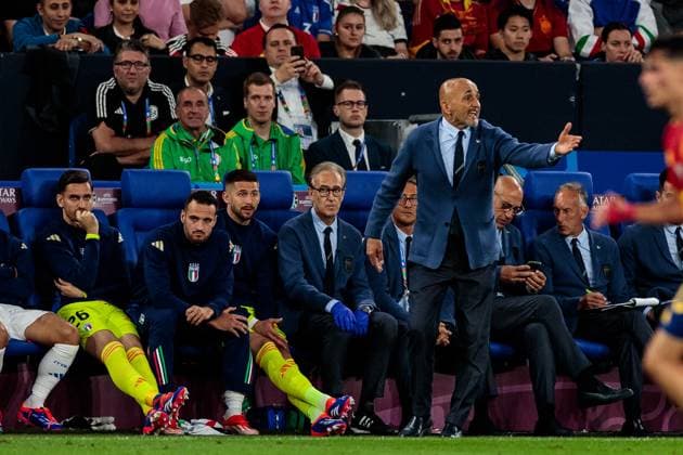 UEFA EURO 2024 Spain Italy 20 06 2024 Luciano Spalletti head coach, coach Italy gestures UEFA EURO 2024 Spain Italy Stadion AufSchalke, Gelsenkirchen on 20 06 2024 Copyright: xBEAUTIFULxSPORTS Meuselx