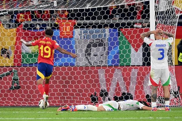 20 06 2024, xjrdrx, Football EM 2024, Spain Italy emspor, v l goal celebration after the goal to celebrate the goal celebrate 1 0 at Lamine Yamal Nasraoui Ebana Spain own goal by Riccardo Calafiori Italy DFL DFB REGULATIONS PROHIBIT ANY USE OF PHOTOGRAPHS as IMAGE SEQUENCES and or QUASI VIDEO Gelsenkirchen