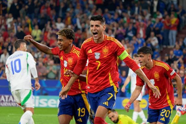 Alvaro Morata of Spain and Lamine Yamal of Spain celebrates Calafiori s own goal during UEFA EURO, EM, Europameisterschaft,Fussball 2024 - Spain vs Italy, UEFA European Football Championship in Gelsenkirchen, Germany, June 20 2024  Copyright: xx xx IPA_Agency_IPA47321829
