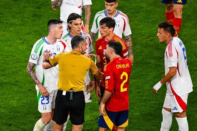 GELSENKIRCHEN - Referee Slako Vincic during the UEFA EURO, EM, Europameisterschaft,Fussball 2024 group B match between Spain and Italy at the Arena AufSchalke on June 20, 2024 in Gelsenkirchen, Germany. ANP Hollandse Hoogte UEFA EURO 2024 2024 xVIxANPxSportx xGerritxvanxKeulenxIVx 501615805 originalFilename: 501615805.jpg