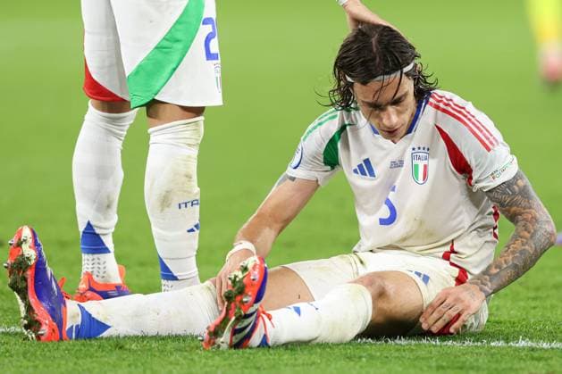 Riccardo Calafiori of Italy shows a look of dejection at full-time Spain v Italy, UEFA European Championship, EM, Europameisterschaft 2024, Group B, Football, Arena AufSchalke, Gelsenkirchen, Germany, 20 Jun 2024 EDITORIAL USE ONLY No use with unauthorised audio, video, data, fixture lists, club league logos or live services. Online in-match use limited to 120 images, no video emulation. No use in betting, games or single club league player publications. Copyright: xPaulxCurrie Shutterstockx 14543734dt