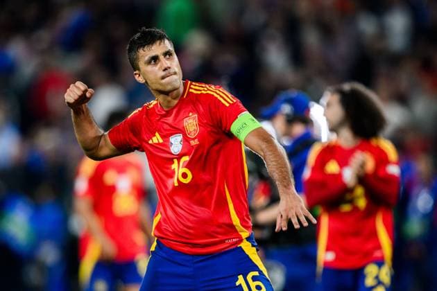 240620 Rodrigo Hernandez of Spain celebrates after the UEFA Euro 2024 Football Championship match between Spain and Italy on June 20, 2024 in Gelsenkirchen Photo Jesper Zerman BILDBYRAN kod JZ JZ0544 fotboll football soccer fotballs em europamästerskap em uefa euro uefa european football championship euro 2024 spanien spain italy bbeng jubel  Copyright: JESPERxZERMAN BB240620JZ168