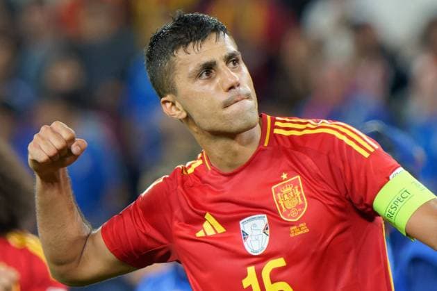 Sport Bilder des Tages Rodri of Spain celebrates the victory during UEFA EURO, EM, Europameisterschaft,Fussball 2024 - Spain vs Italy, UEFA European Football Championship in Gelsenkirchen, Germany, June 20 2024  Copyright: xx xx IPA_Agency_IPA47322882