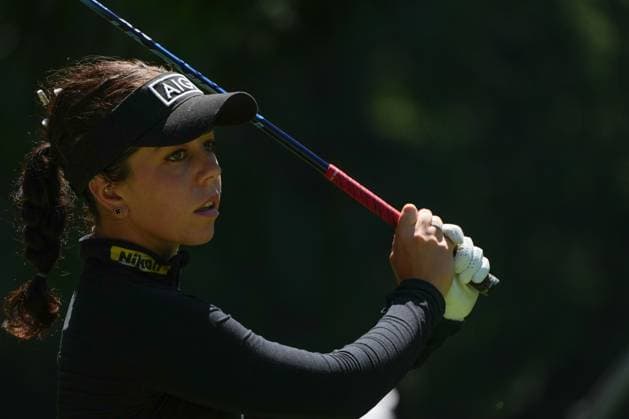 SAMMAMISH, WA - JUNE 20: Georgia Hall of England watches her tee shot during the first round of the LPGA, Golf Damen KPMG Women™s PGA, Golf Herren Championship on June 20, 2024 at Sahalee Country Club in Sammamish, WA. (Photo by Jeff Halstead Icon Sportswire) GOLF: JUN 20 LPGA KPMG Women™s PGA Championship EDITORIAL USE ONLY Icon240620019